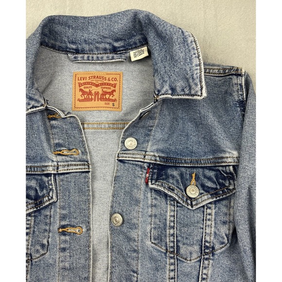 Levi's Jackets & Blazers - Levi's Jean Jacket Women's S Blue Denim Trucker Medium Wash